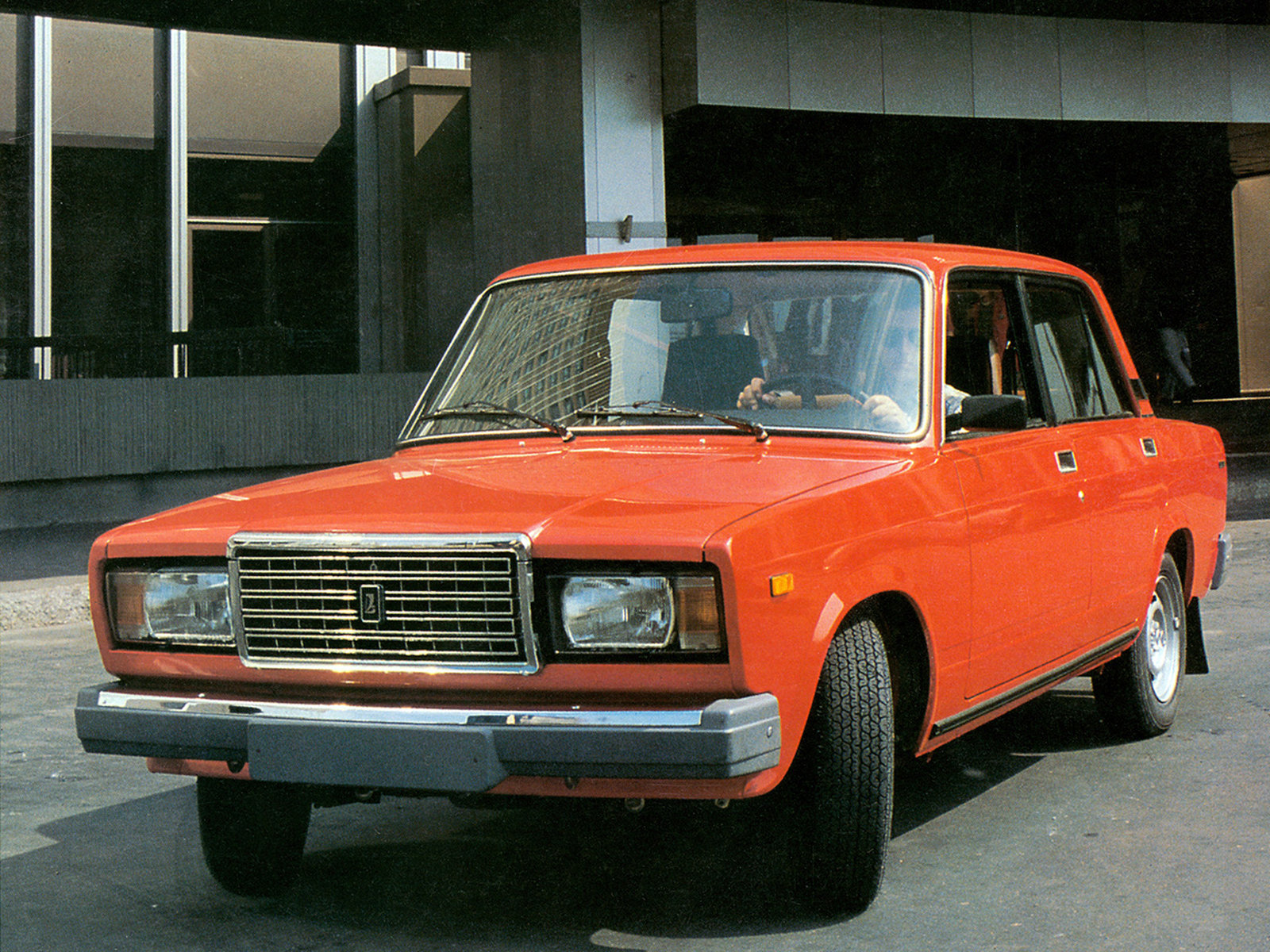 ВАЗ - 2107 1982 года